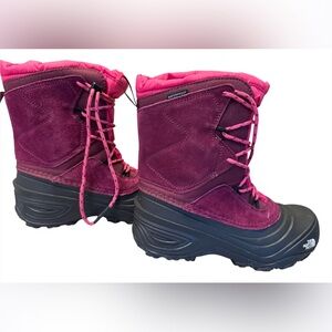 North Face Alpenglow V waterproof snow boots, size 5